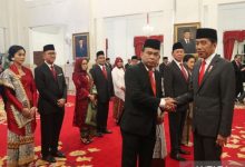 Photo of Jokowi Lantik Relawan Jadi Menteri & Wamen